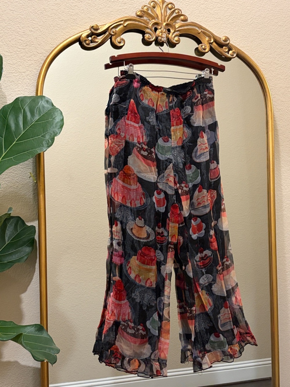 Lisa Says Gah Liora Ruffle Pants in the Dessert Table Print Size 2XL - Picture 2 of 10